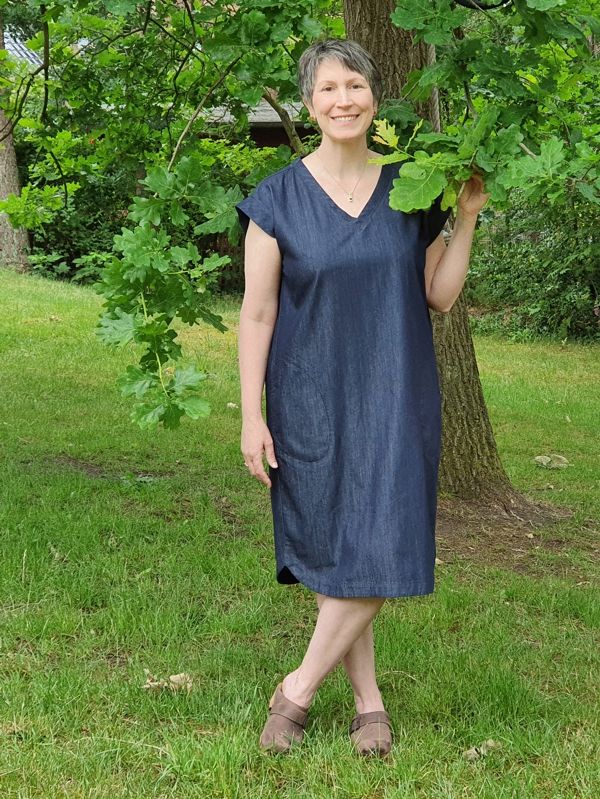 Ines Meyrose – Outfit 2020 – Jeanskleid aus Bio-Denim – Ü40 Bloggerin