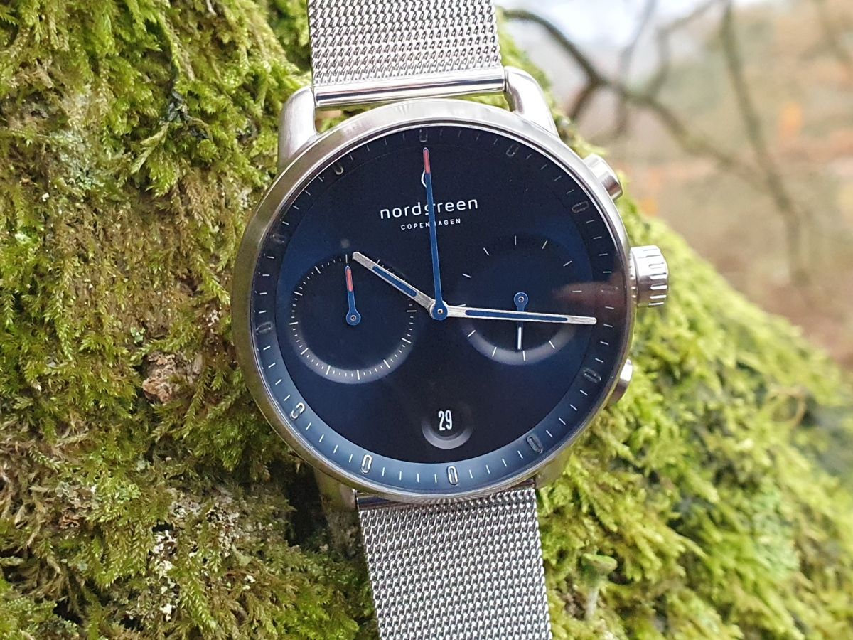 Nordgreen - The Pioneer - Chronograph Uhr für Herren mit Ziffernblatt Blau, Gehäuse 42 mm Silber, Mesharmband Silber