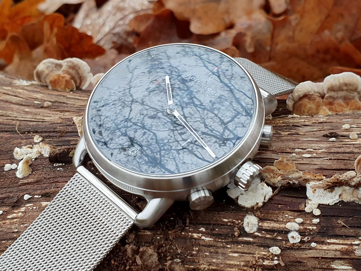 Nordgreen - The Pioneer - Chronograph Uhr für Herren mit Ziffernblatt Blau, Gehäuse 42 mm Silber, Mesharmband Silber