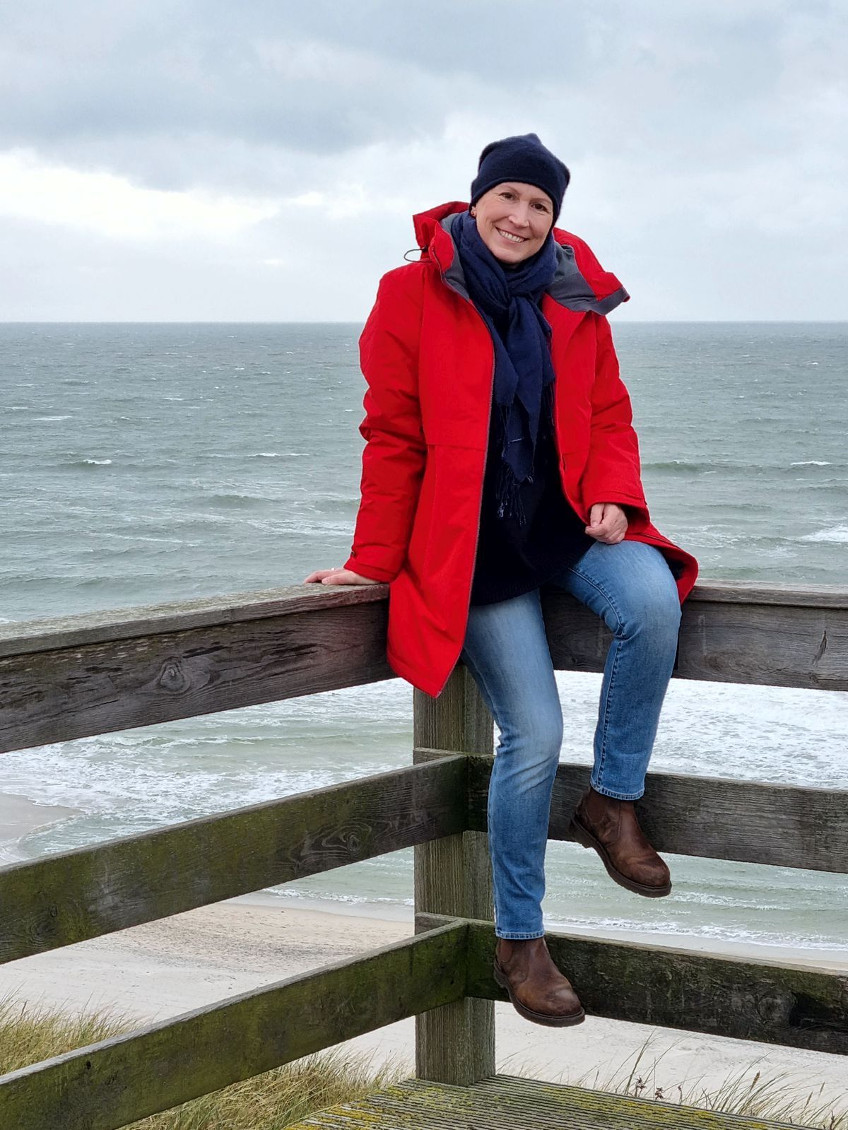 Ines Meyrose – Outfit 2021 – Parka rot - Rest Blau - Ü50 Bloggerin