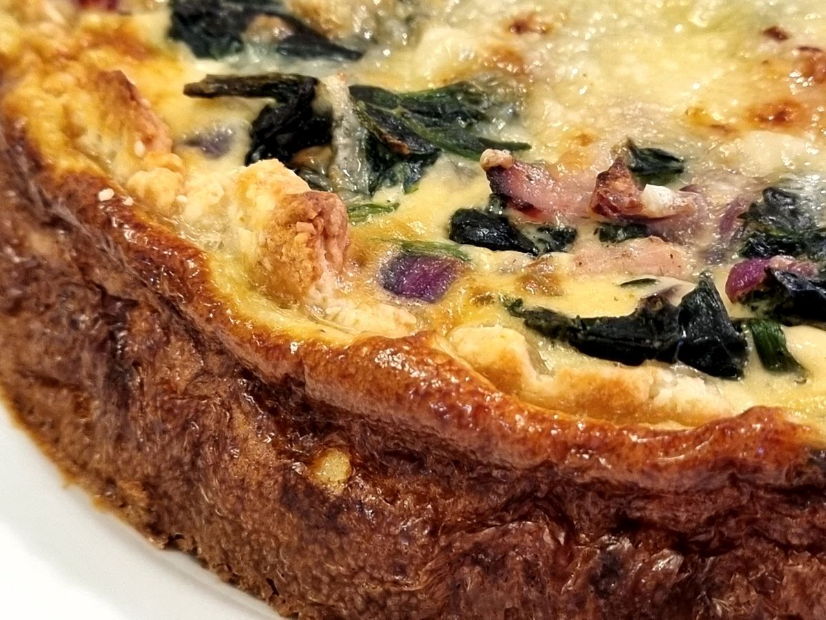 Quiche mit Mandel-Magerquarkboden