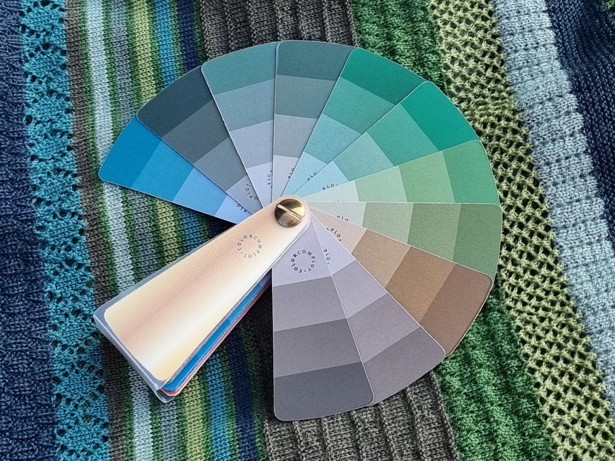 Farbberatung - Farbfächer deep warm - Auszug Blau, Grün, Braun - Rückseite