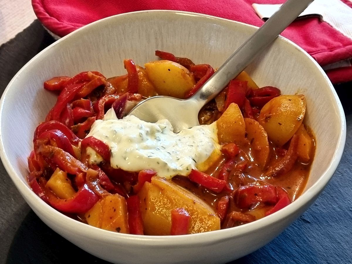 Kartoffelgulasch aka Kartoffel-Paprika-Eintopf