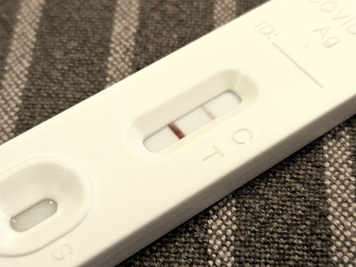 Covid Test positiv - 2 Striche