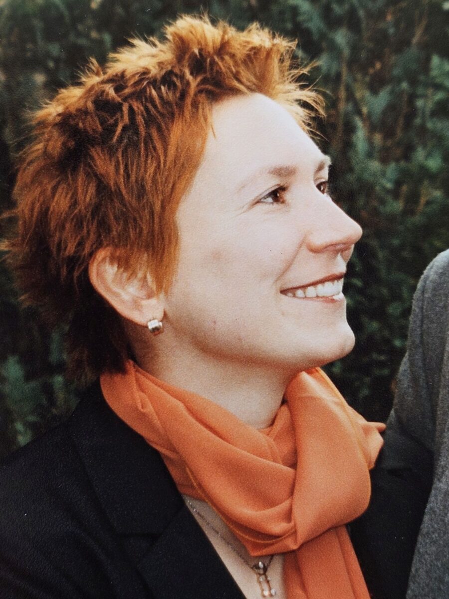Ines Meyrose 2004 mit roten Haaren - Portrait