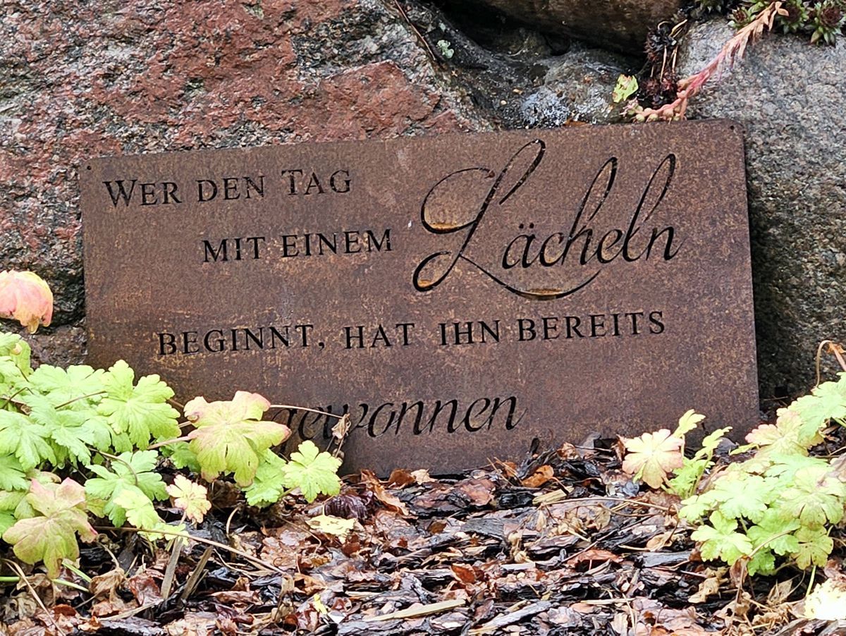 Wer den Tag mit einem Lächeln beginnt, hat ihn bereits gewonnen.