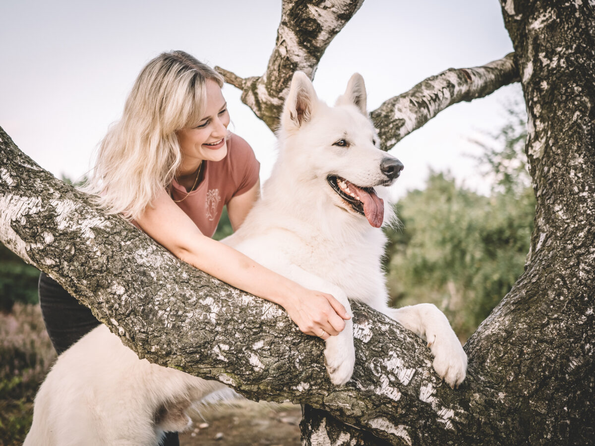 Christina Hormann mit Hund Charlie - Coypright Nadine Gänßlen Photography