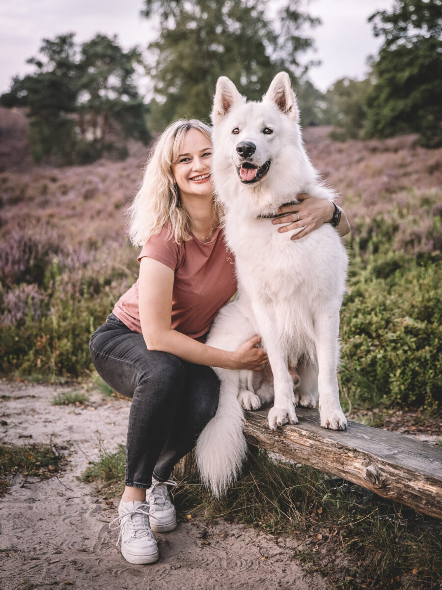 Christina Hormann mit Hund Charlie - Coypright Nadine Gänßlen Photography
