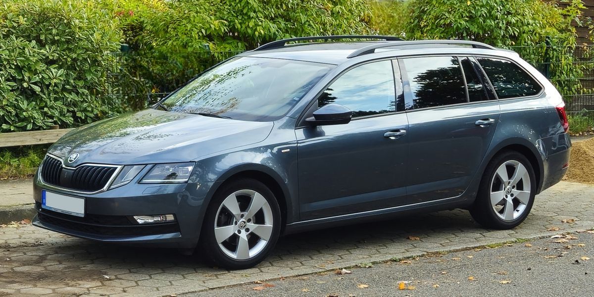 Auto Skoda Octavia Kombi in Anthrazit Baujahr 2018