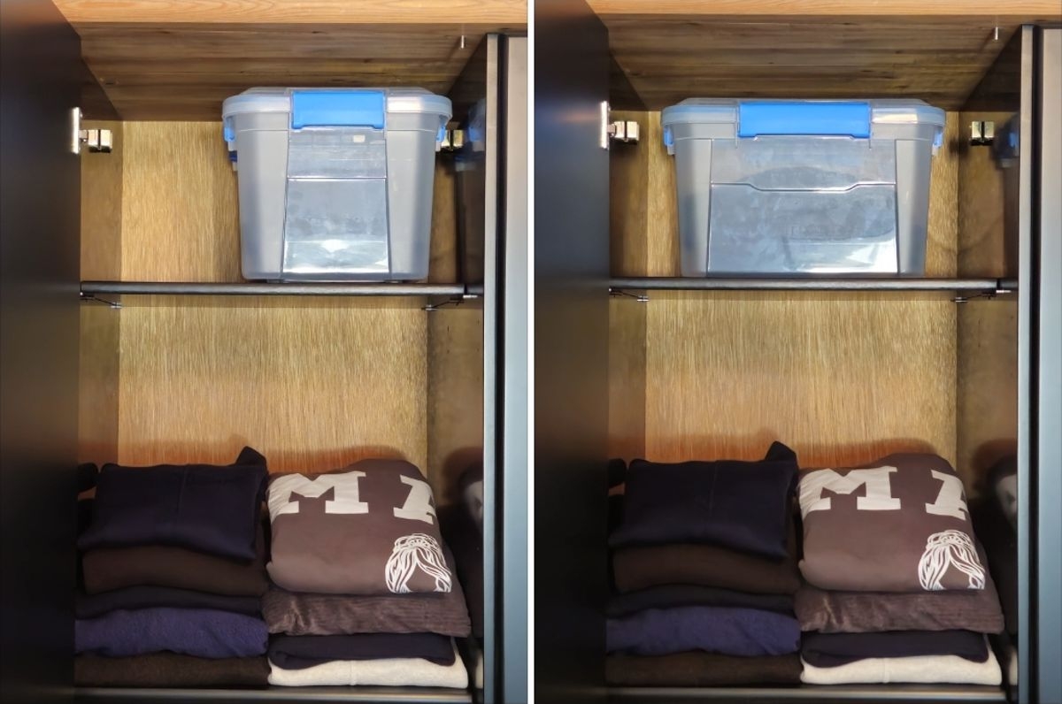 Kleiderschrank - Pullover lose in einem Fach und in einer Aufbewahrungsbox zum Schutz vor Motten