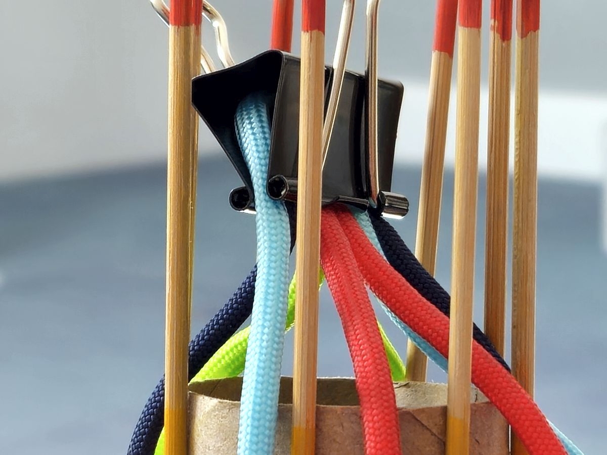 Knoten - geflochten aus Paracord - bunt - Hilfskonstruktion 